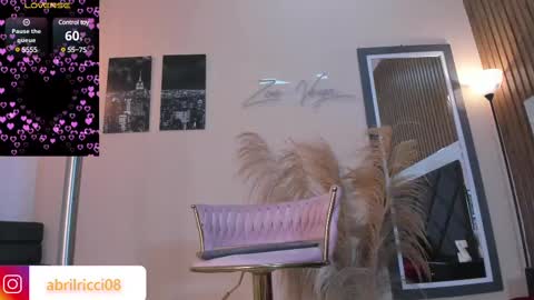 Abril  online show from 24, 2, 2025