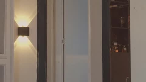 Abril Colls online show from 27, 10, 2025