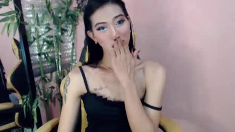 Miss Sophie online show from 23, 12, 2024