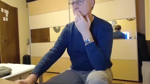 Snapshot of ach471 chatting on 1, 12, 2024 ach471 online show from 1, 12, 2024