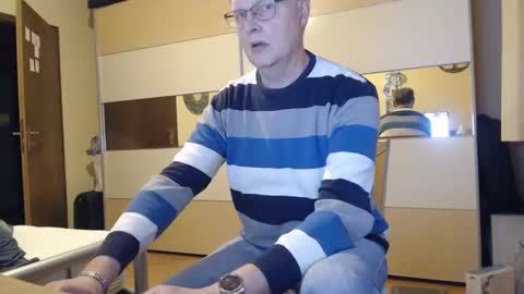 Snapshot of ach471 chatting on 1, 1, 2025 ach471 online show from 1, 1, 2025