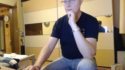 Snapshot of ach471 chatting on 10, 1, 2025 ach471 online show from 10, 1, 2025