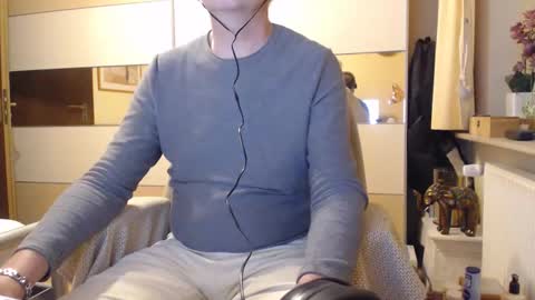 Snapshot of ach471 chatting on 16, 9, 2025 ach471 online show from 16, 9, 2025