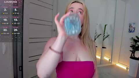 Snapshot of acid_juice chatting on 12, 10, 2025 Anna FANSLY yesacid online show from 12, 10, 2025