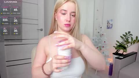 Snapshot of acid_juice chatting on 13, 1, 2026 Anna FANSLY yesacid online show from 13, 1, 2026