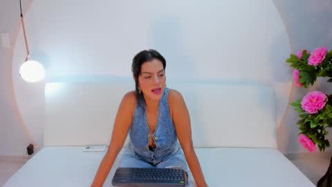    online show from 18, 12, 2025