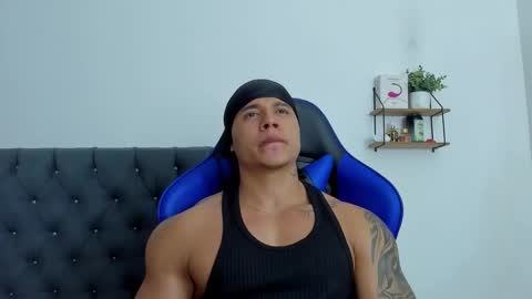 Snapshot of adam_boss chatting on 25, 11, 2025 adam boss online show from 25, 11, 2025