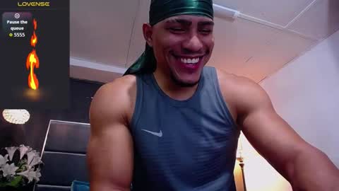 Snapshot of adam_fit19cm chatting on 7, 11, 2025 adam_fit19cm online show from 7, 11, 2025