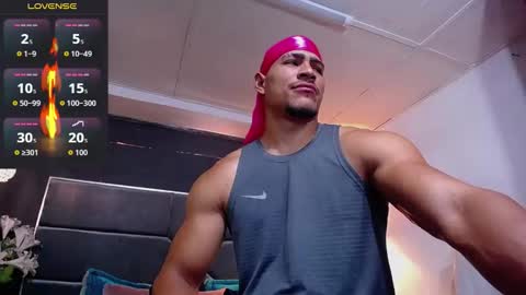 Snapshot of adam_fit19cm chatting on 8, 11, 2025 adam_fit19cm online show from 8, 11, 2025