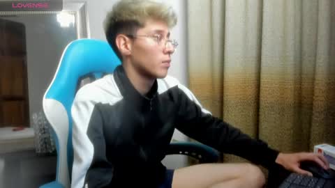 Adam online show from 7, 4, 2026