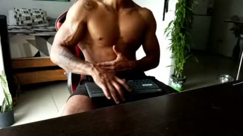 Adam Valencia online show from 20, 7, 2026