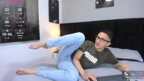 adam_walker_1 online show from 16, 6, 2026