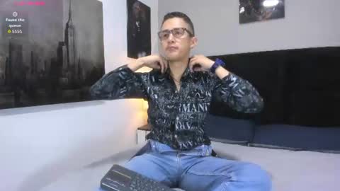 adam_walker_1 online show from 18, 6, 2026