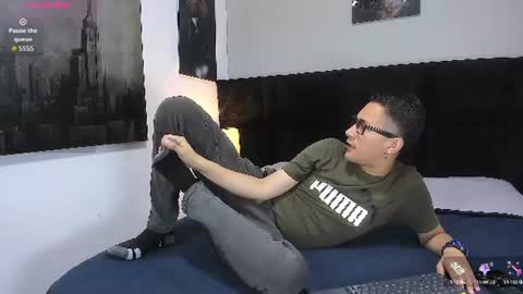 adam_walker_1 online show from 1, 7, 2026