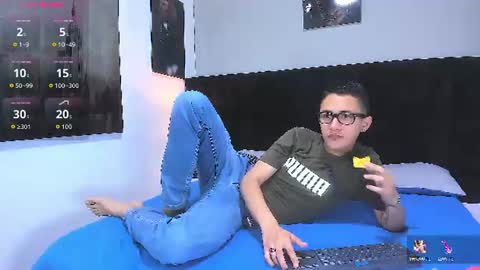 adam_walker_1 online show from 15, 7, 2026