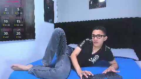 adam_walker_1 online show from 17, 7, 2026