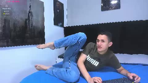 adam_walker_1 online show from 18, 7, 2026