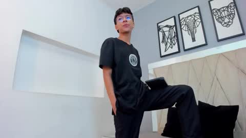 Adams Bobby online show from 7, 2, 2026