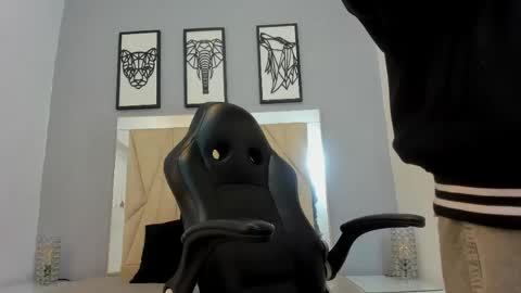 Adams Bobby online show from 2, 5, 2026