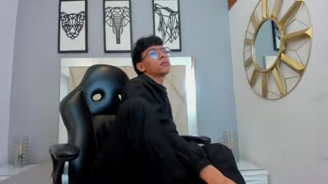 Adams Bobby online show from 7, 5, 2026