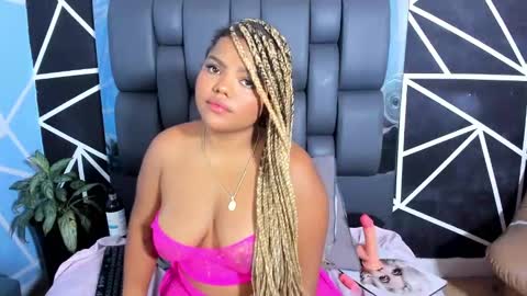 Snapshot of adams_cloe chatting on 22, 2, 2025 Cloe Adams  online show from 22, 2, 2025