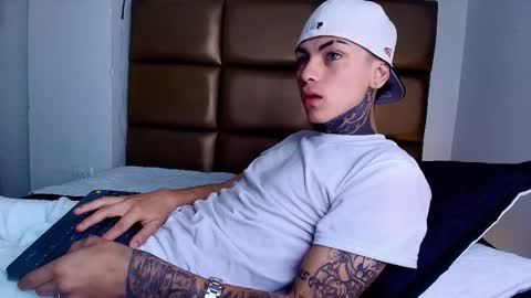 Snapshot of adamswalkerr_ chatting on 13, 2, 2026 AdamsWalkerr online show from 13, 2, 2026