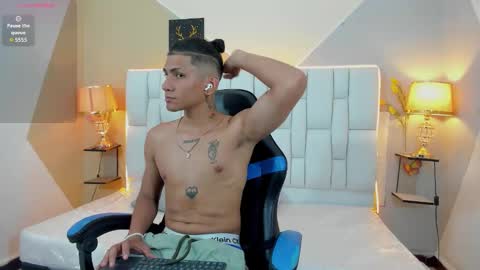 Snapshot of adan_oriol chatting on 25, 11, 2025 Adan Oriol online show from 25, 11, 2025