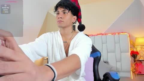 Snapshot of adan_oriol chatting on 3, 12, 2025 Adan Oriol online show from 3, 12, 2025