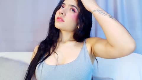  Adara Johnson  online show from 17, 11, 2025