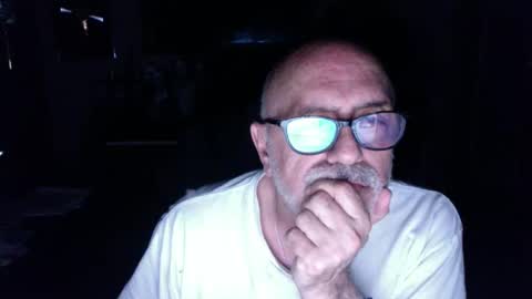 Snapshot of add_me_2 chatting on 8, 5, 2026 add_me_2 online show from 8, 5, 2026