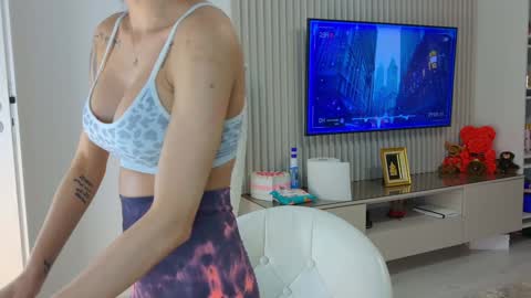 Tori online show from 20, 1, 2025