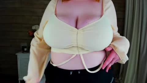 Snapshot of adelemoor chatting on 7, 3, 2025 adelemoor online show from 7, 3, 2025