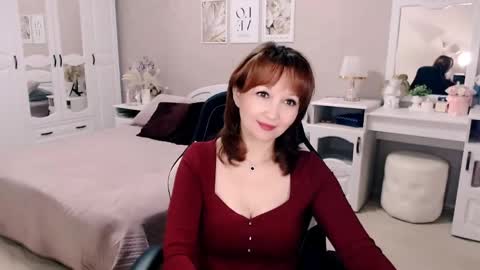 Snapshot of adelemoran chatting on 17, 4, 2026 AdeleMoran online show from 17, 4, 2026