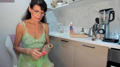 Adele maturemilfteasefitbruhete online show from 28, 7, 2026