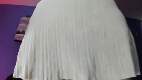 Adelle online show from 5, 2, 2025