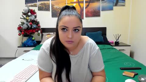 Snapshot of adellineee chatting on 27, 12, 2024 Adellineee online show from 27, 12, 2024