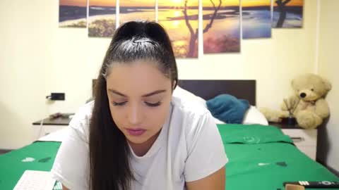 Snapshot of adellineee chatting on 23, 10, 2025 Adellineee online show from 23, 10, 2025