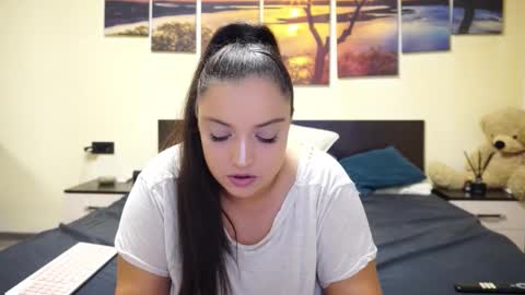 Snapshot of adellineee chatting on 3, 11, 2025 Adellineee online show from 3, 11, 2025