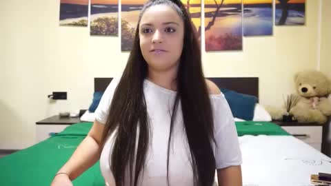 Adellineee online show from 25, 11, 2025