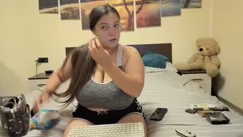 Adellineee online show from 10, 7, 2026