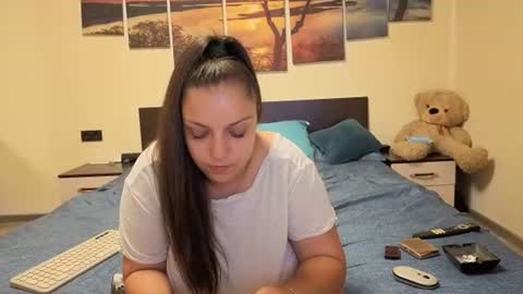 Adellineee online show from 4, 8, 2026