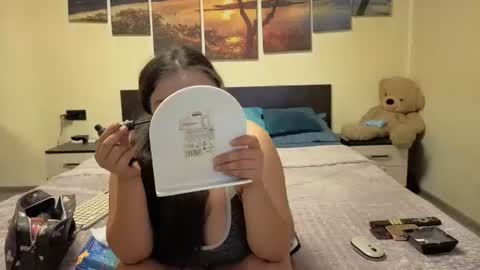 Adellineee online show from 7, 8, 2026