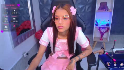 adisson_petite1 online show from 7, 3, 2026