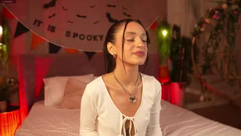 adoracortes online show from 31, 10, 2025