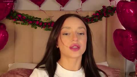 adoracortes online show from 14, 2, 2026