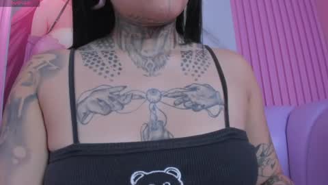 Snapshot of adri_tatto_ chatting on 28, 5, 2026 ADRI online show from 28, 5, 2026