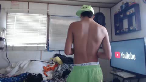 adrian_peter22cm online show from 5, 1, 2025