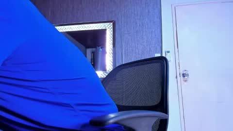 Snapshot of adrian_rae chatting on 27, 1, 2025   online show from 27, 1, 2025