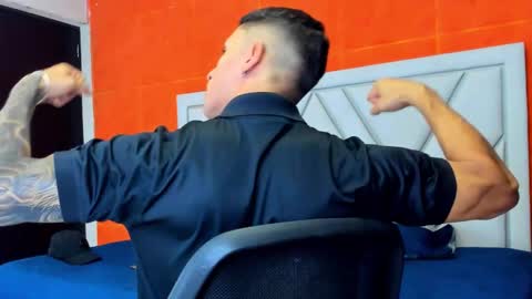 Snapshot of adrian_rae chatting on 13, 10, 2025   online show from 13, 10, 2025