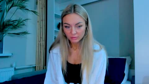 Adriana online show from 1, 2, 2025